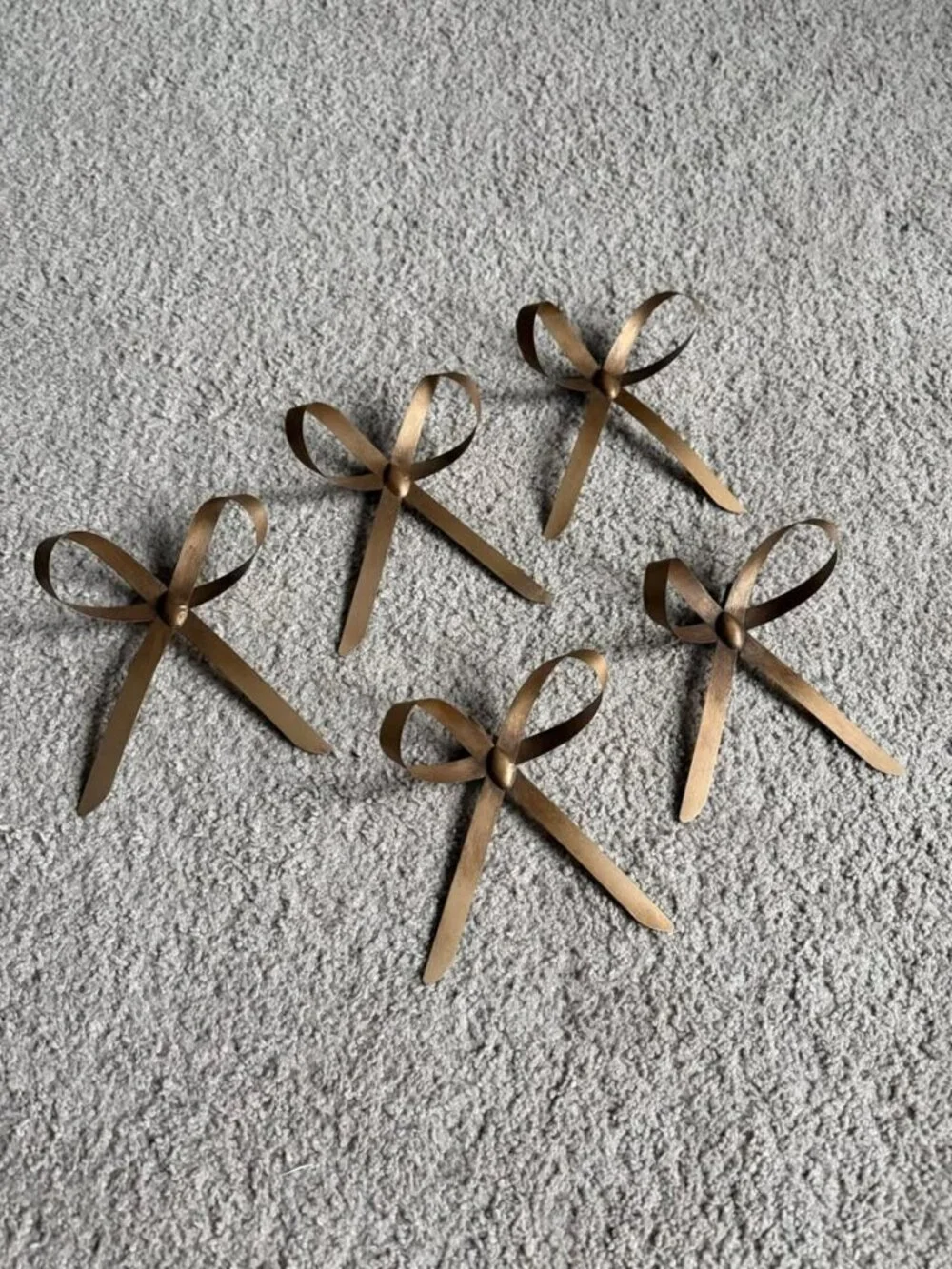 McGee & Co - 5 Brass Bow Clip Ornaments